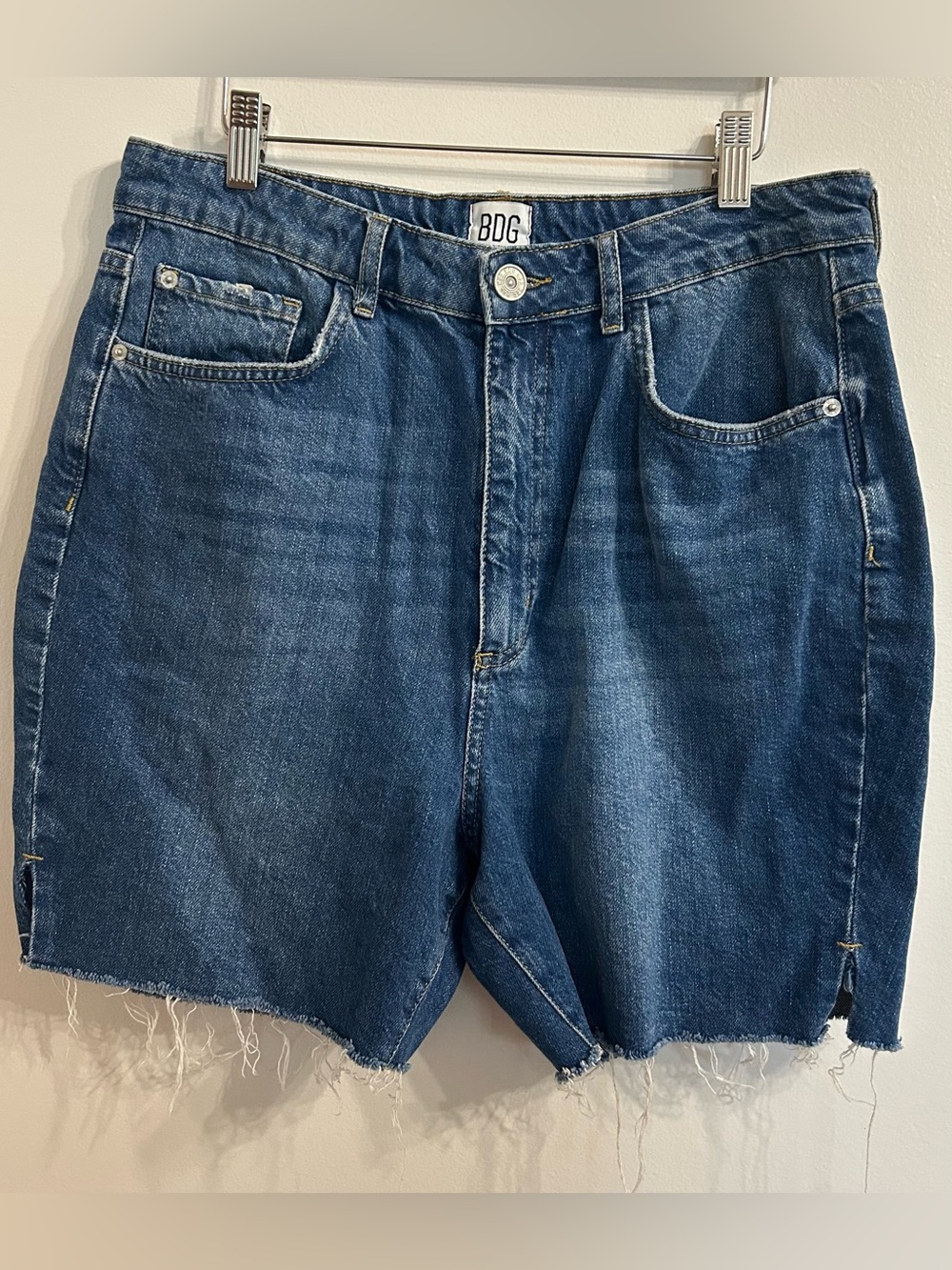 BDG Urban Outfitters Women’s Size 32 Denim Shorts 100% Cotton Raw Hem Split Side